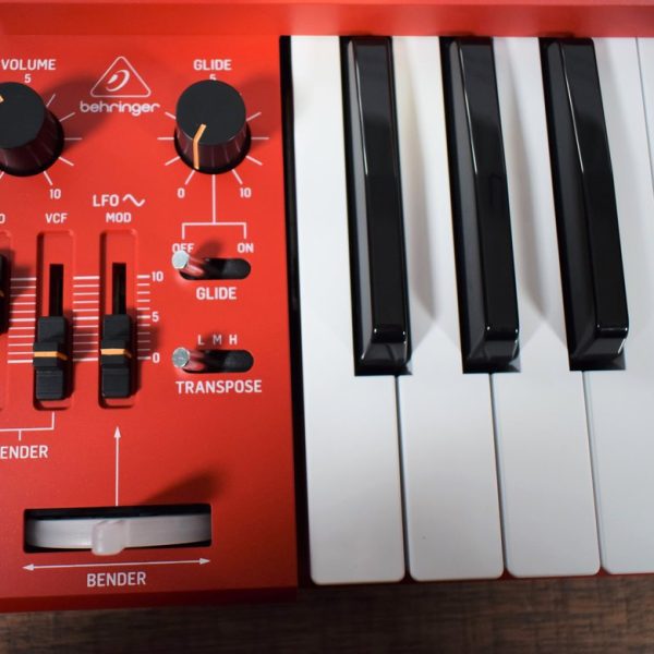 Sintetizador Behringer MS-1-RD secuenciador Rojo 32Teclas